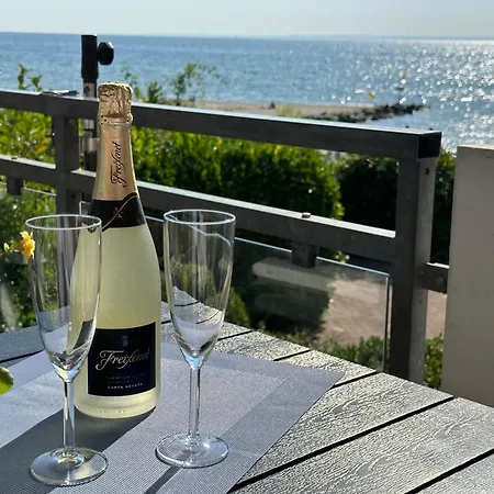 Strandresidenz 1 *